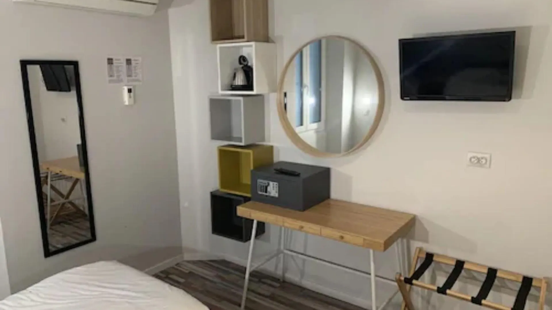 Hotel De Berne Nice 2*,  France